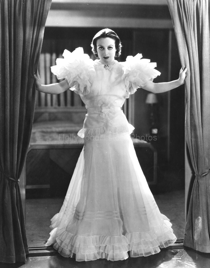 Joan Crawford 1932 5 WM.jpg